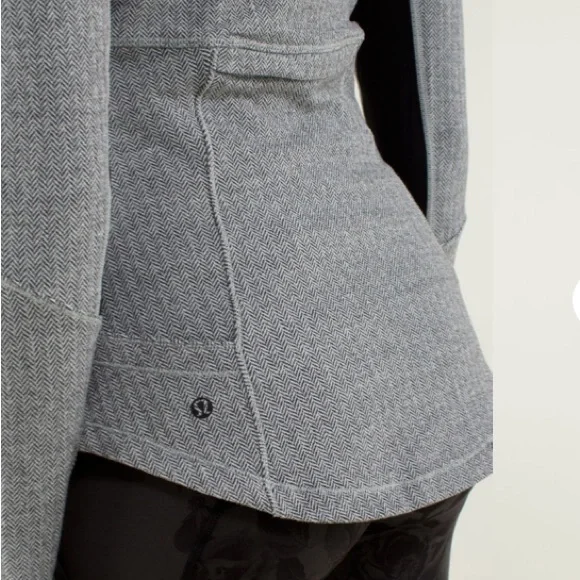Lululemon Base Runner 1/2 Zip
Heathered Herringbone Heathered Black White - Picture 7 of 11